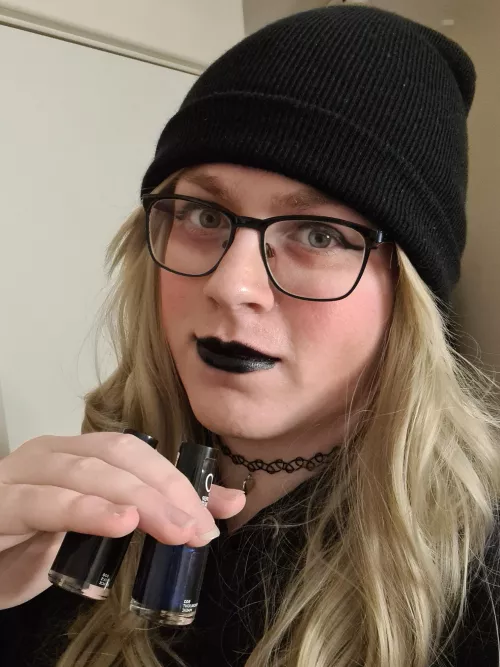 Which nail polish to use... anyone wanna help me pick?