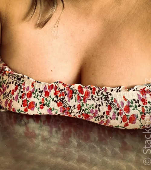 Who likes a MILF in a tube top?