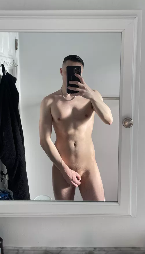 Who wants to go wild with me? 😈