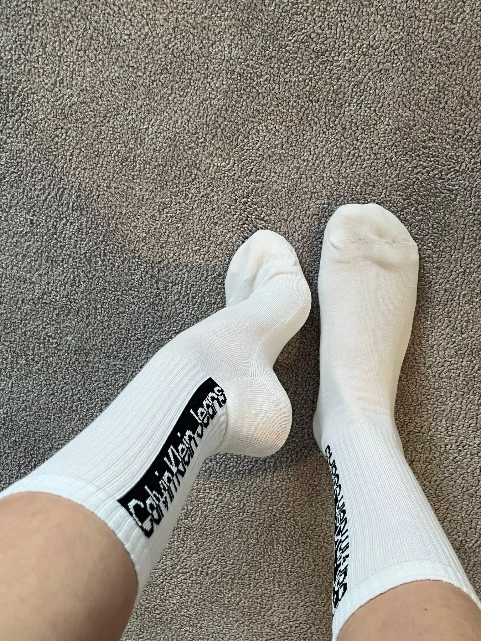 Would you like to lay down on the floor so I can use you as calmly carpet?😈