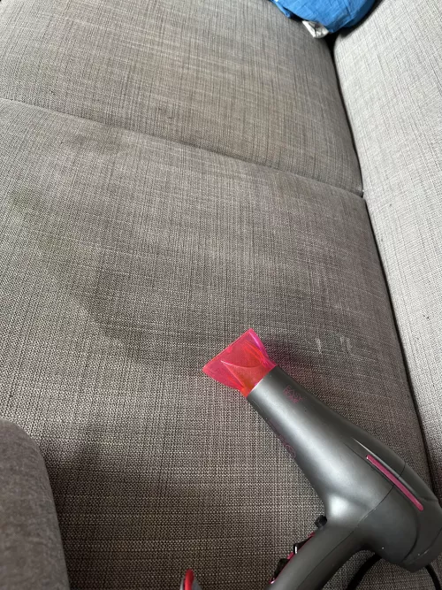 You guys π guess wo had to spend all morning trying to unstain and blowdry the couch after falling asleep on it. I was almost convinced i grew out of wetting the bed/couch π₯Ίπ³