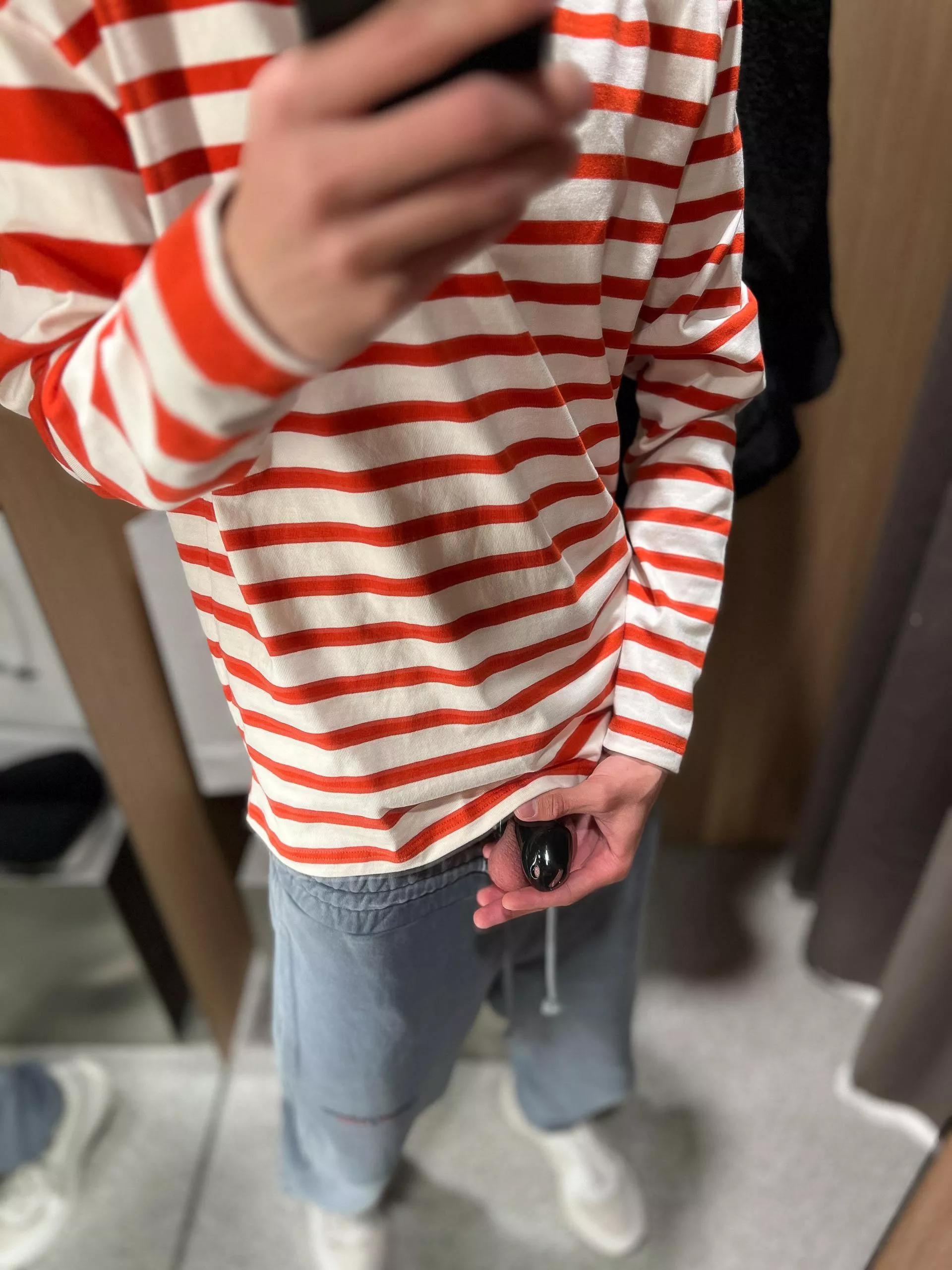 [20] locker room exposure