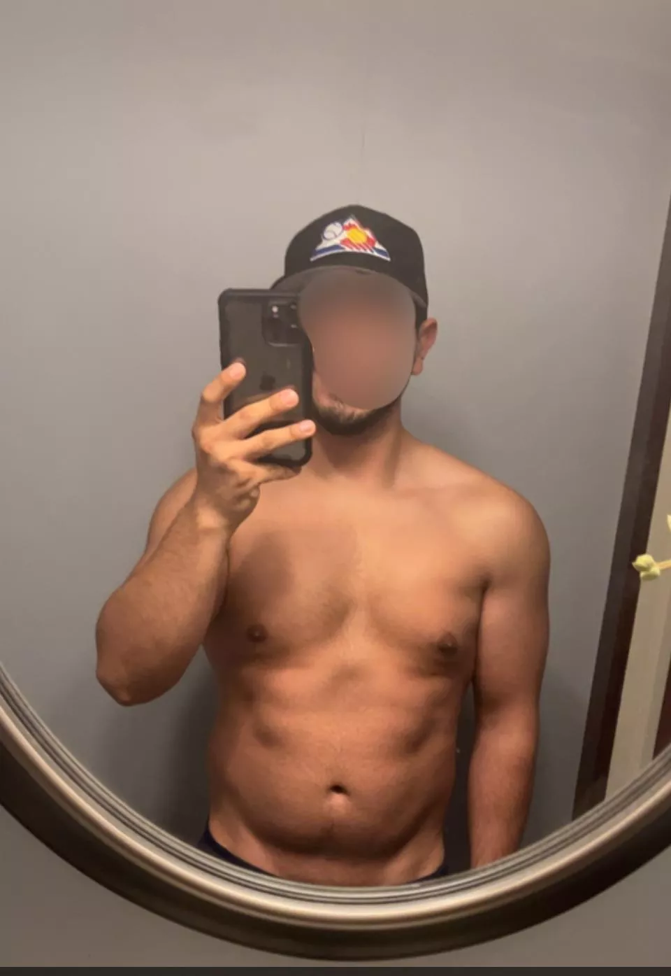 27M looking for a cuckcake to chat with and show wife pics/conversation. Will verify wife.