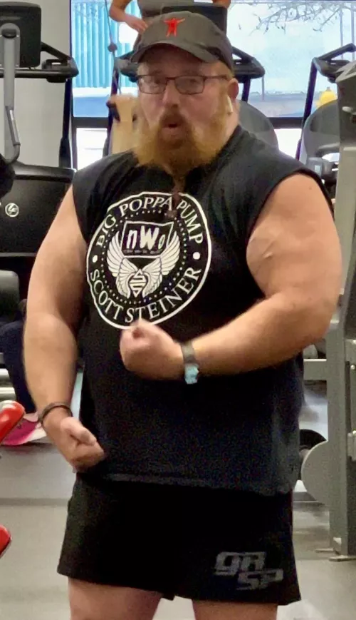 [56] Arm day pump…getting bigger to turn on the boys. 💪🏼