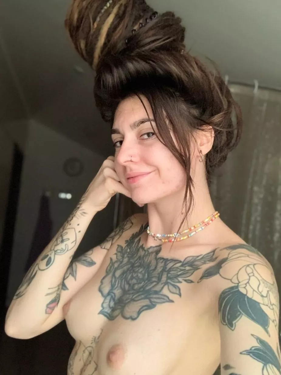 Come have a bite 😏