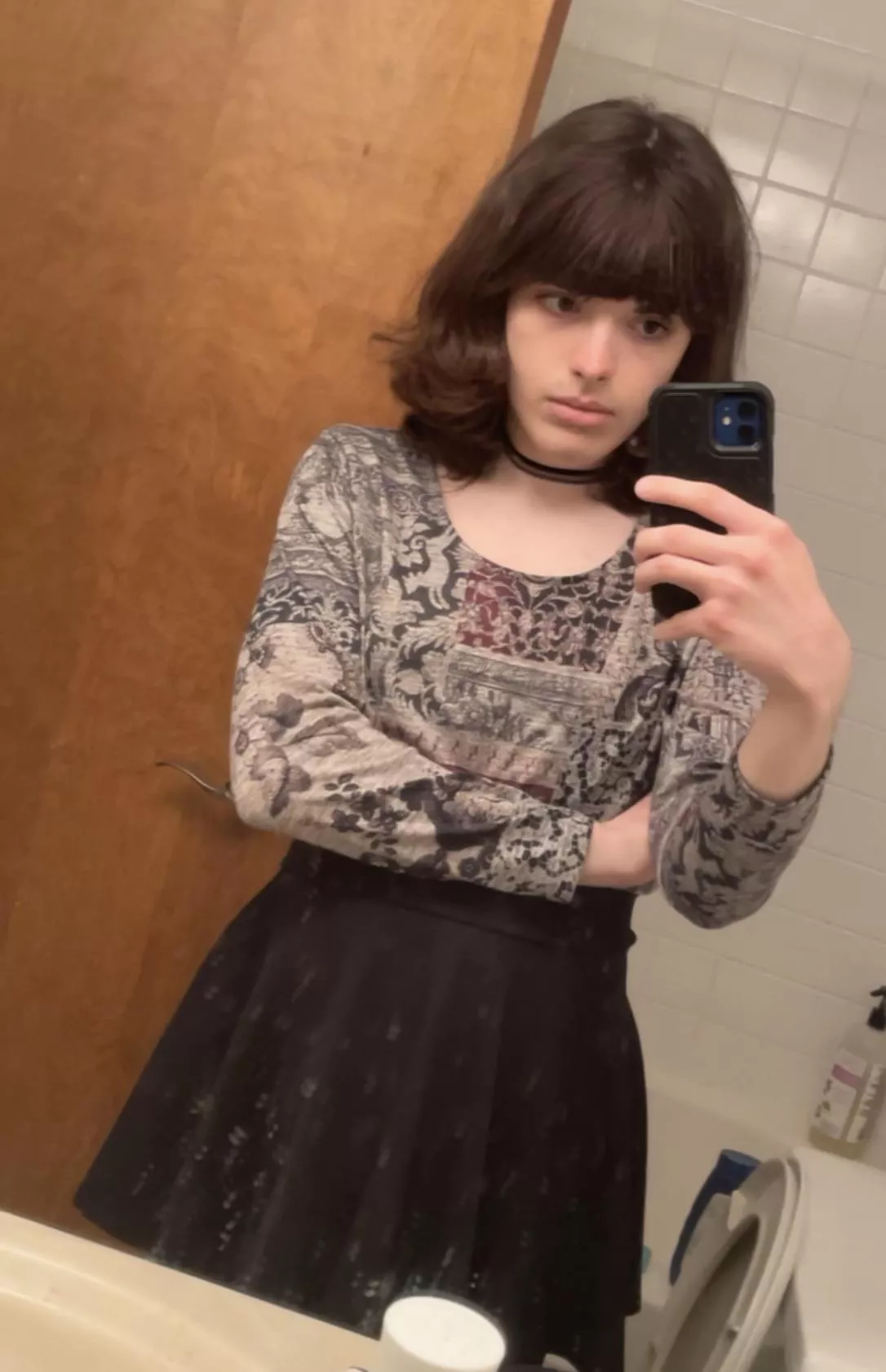 first time going out downtown in a skirt last night !! :> cute fit?