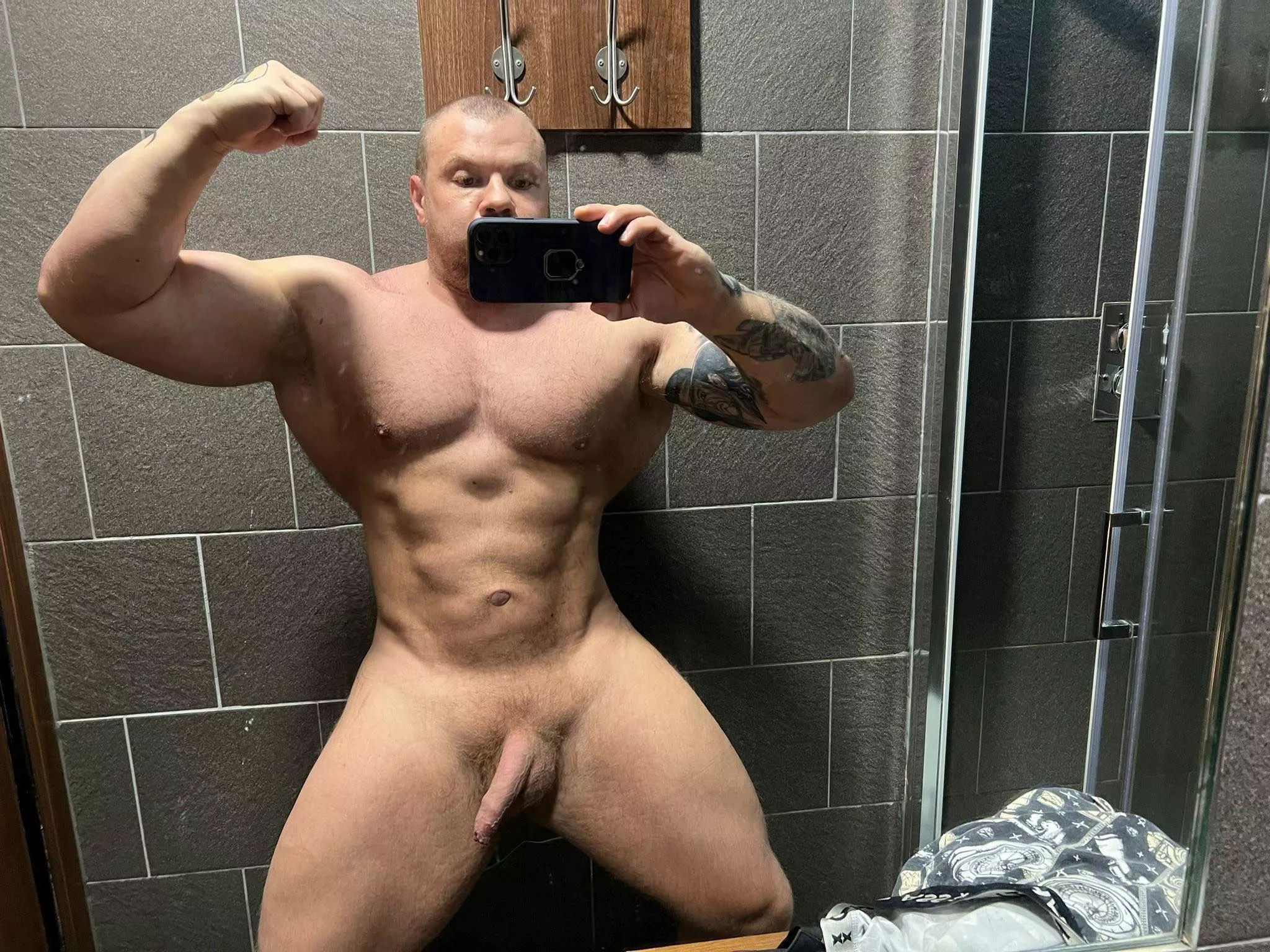 Gym shower! Got to shower after a heavy session