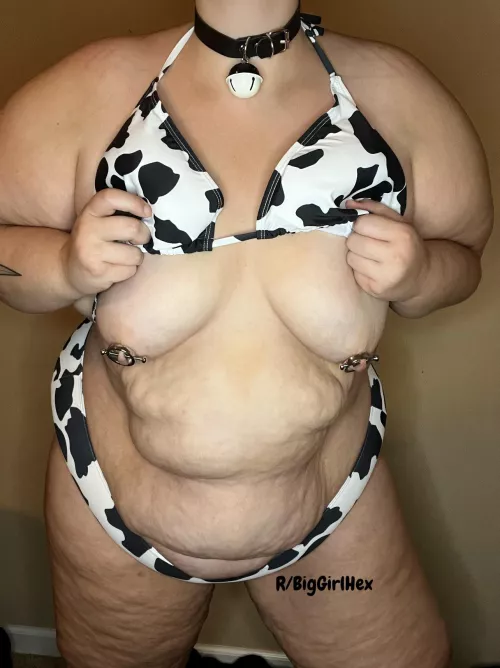 I can be a very obedient cow🖤🐮