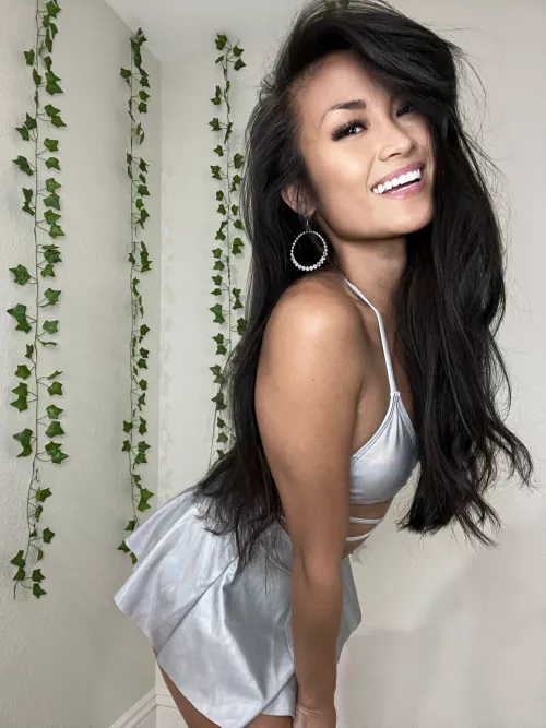 I can be your naughty girlfriend