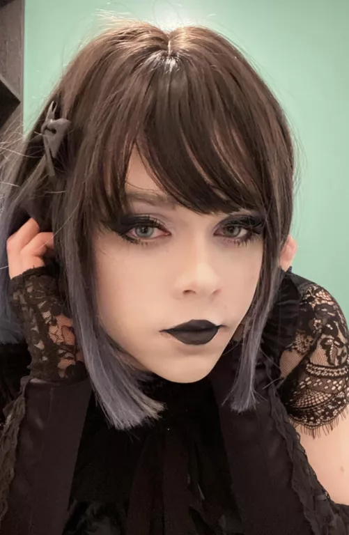 🖤I felt so cute in that makeup yesterday😊🖤