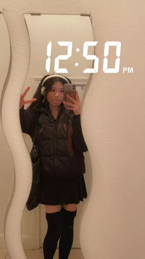 I have no other poses other than ✌🏻