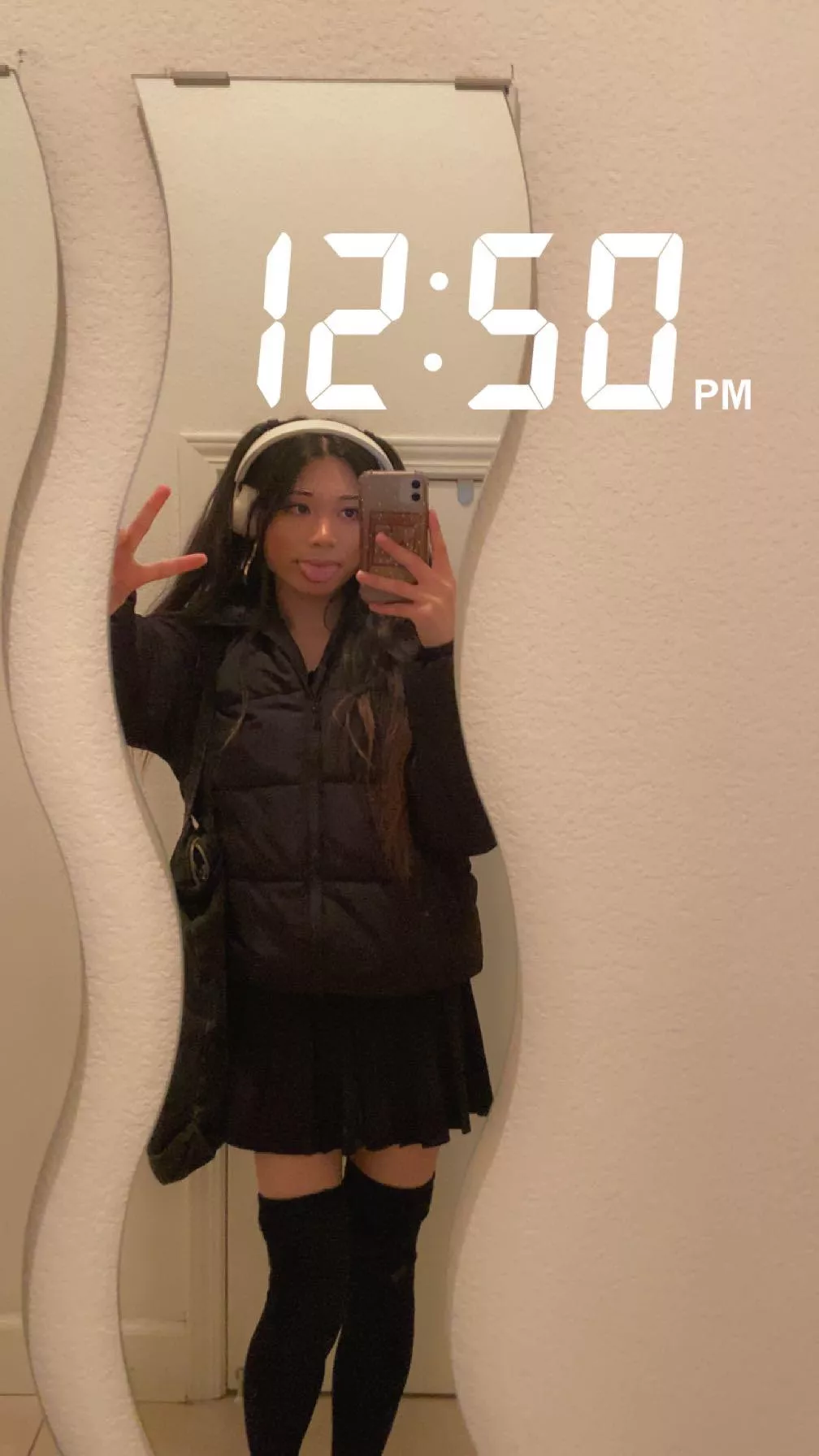 I have no other poses other than ✌🏻