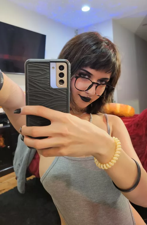 I like thinking about if I give guys boners hehehe