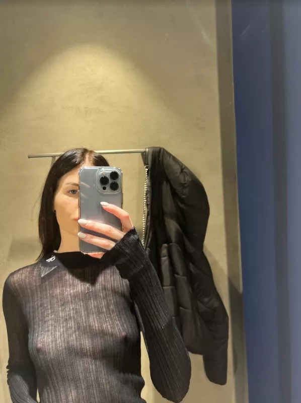 I'm not sure it's okay to go to work like this, but I do