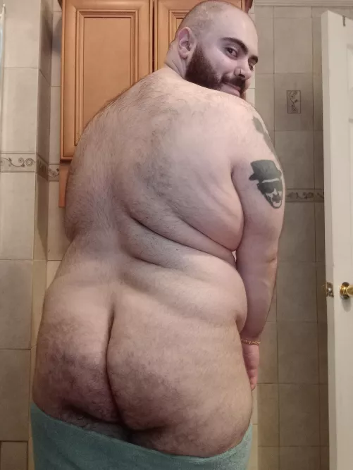 imagine going into the bathroom and seeing this