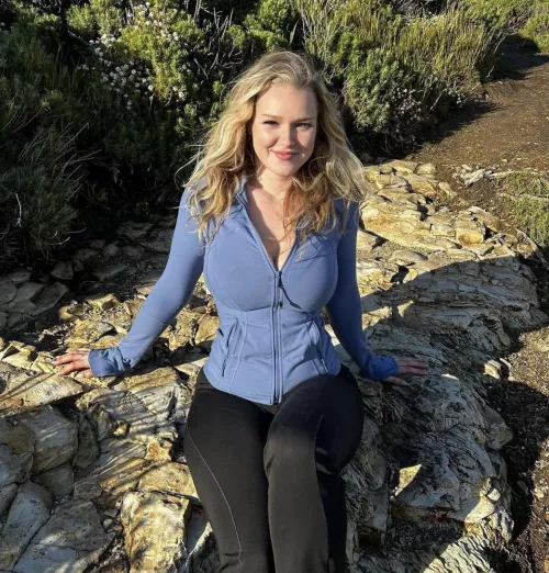 Kinda busty, must hide