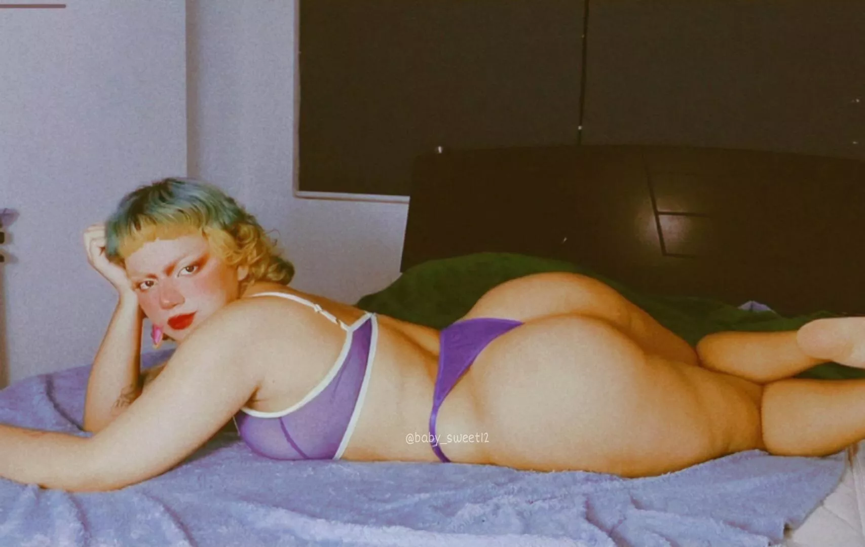 Let me play with that dick