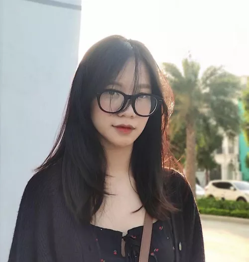 Looking for white guys into raceplay. I won’t send nudes just looking for chat