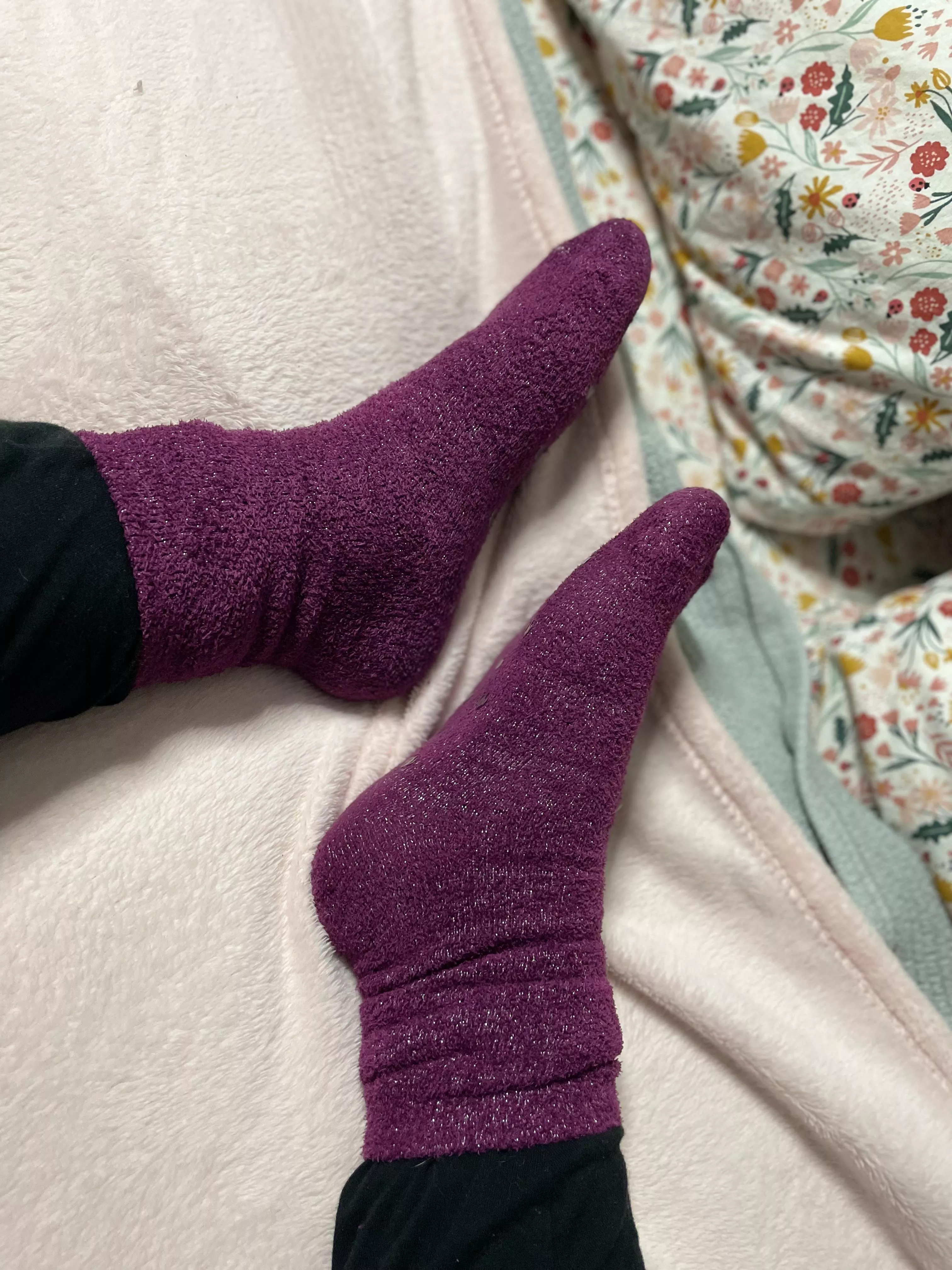 [SELLING] sparkle toes✨