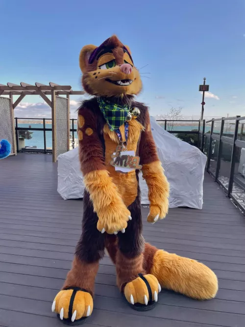 That ice cold Canadian air is the good stuff! 🍁(suit by whizmi)