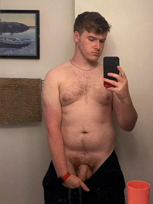 The amount of nudes I’ve taken in this mirror is insane 😏