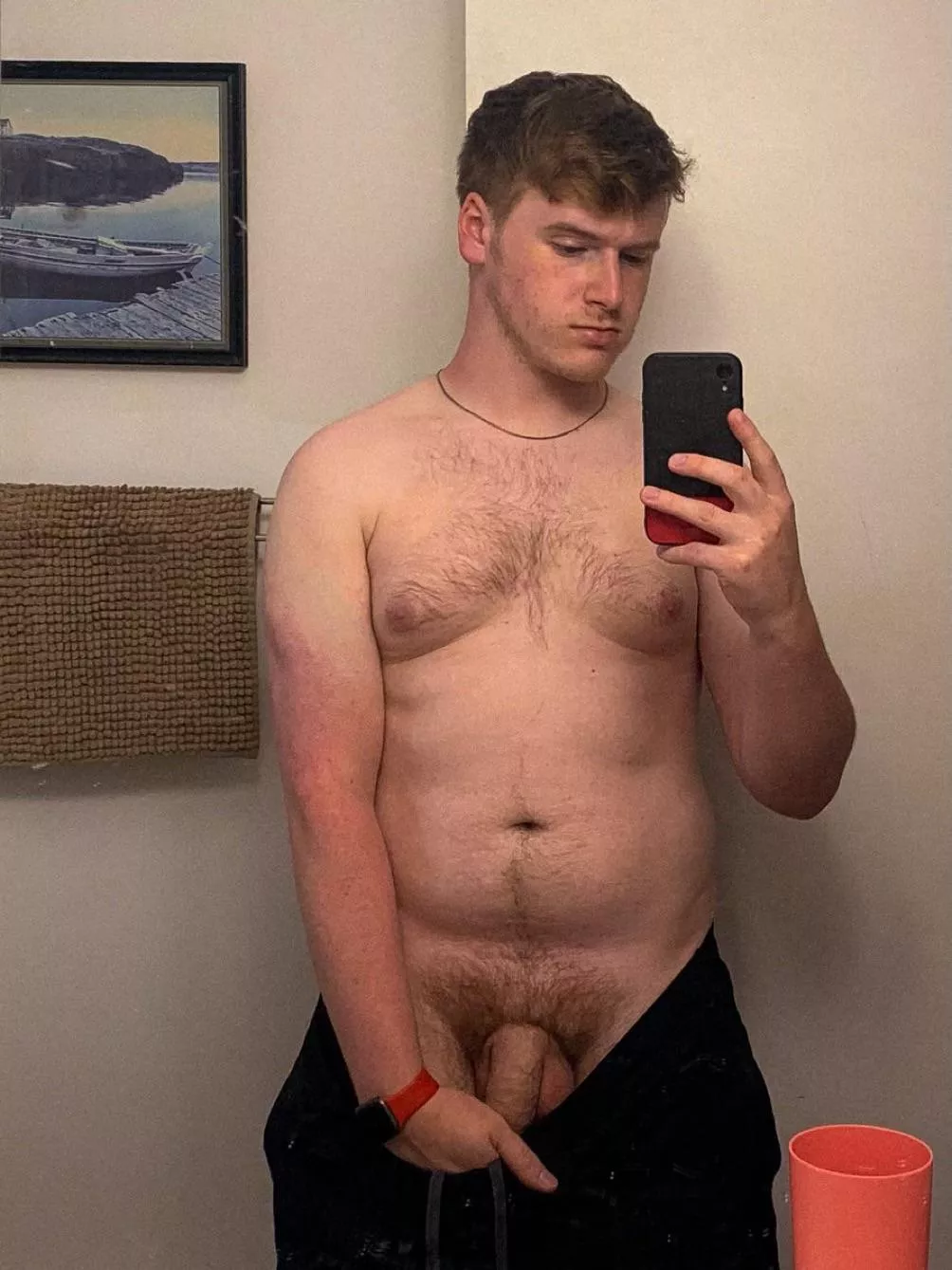 The amount of nudes I’ve taken in this mirror is insane 😏