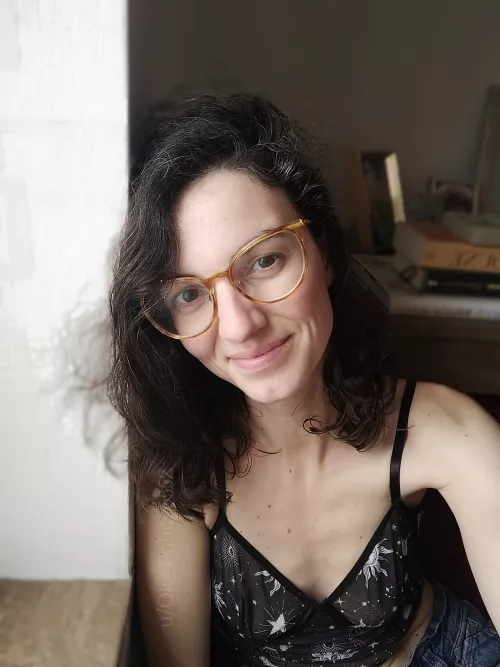 Time for a cute milf selfie