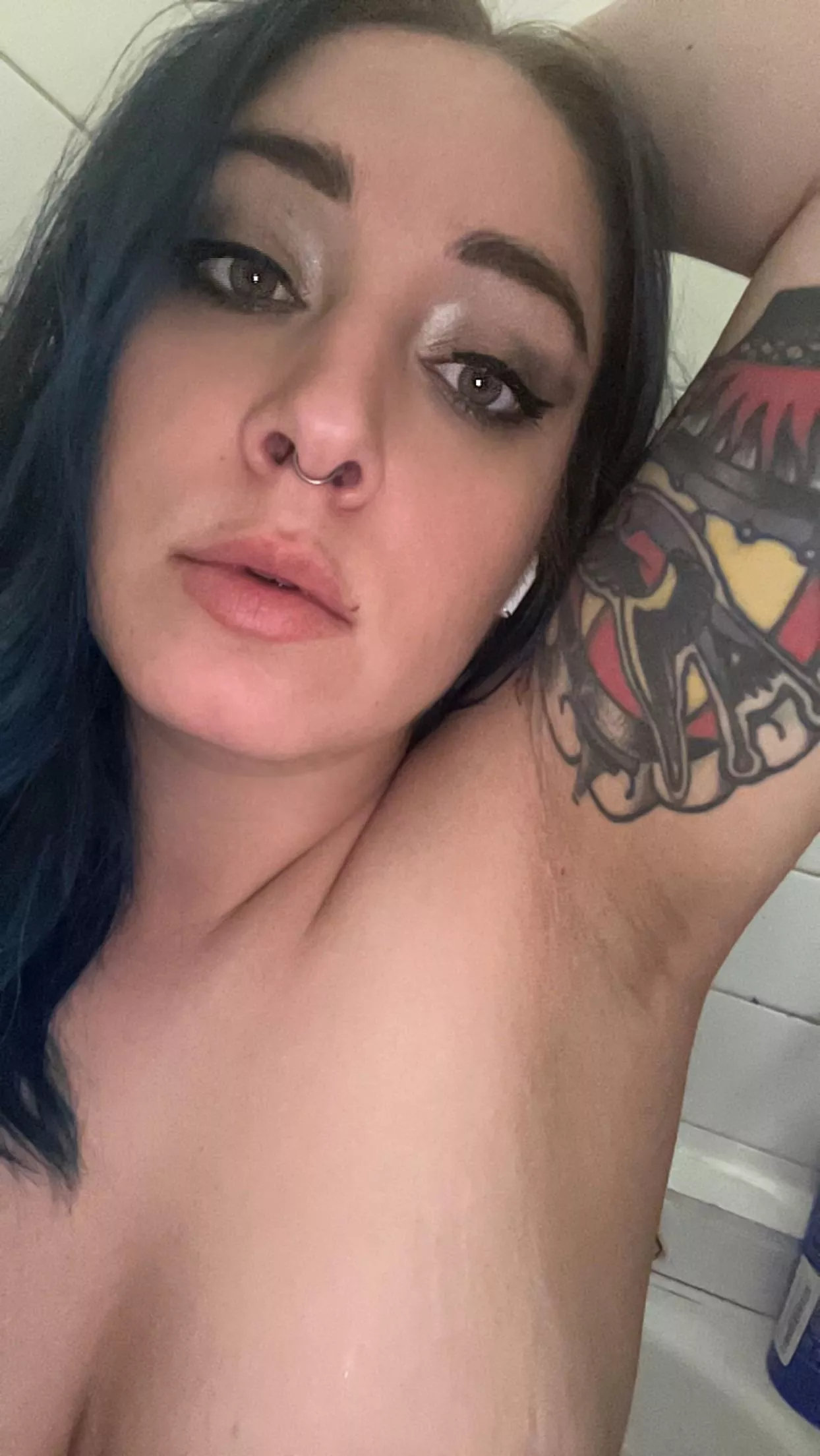 wanna smell before I wash it? nudes by Ariquinn2x2