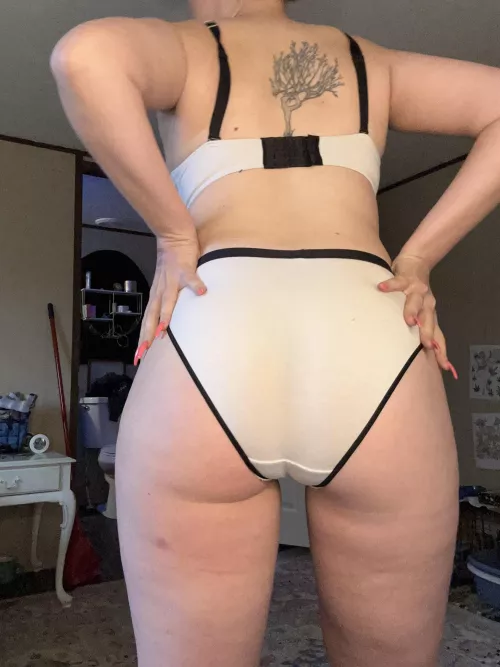 Where’d that little bruise come from😋