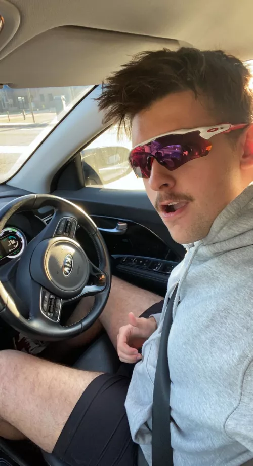 20 m aus uncut thick cock, like and hmu @jayjoeyyl