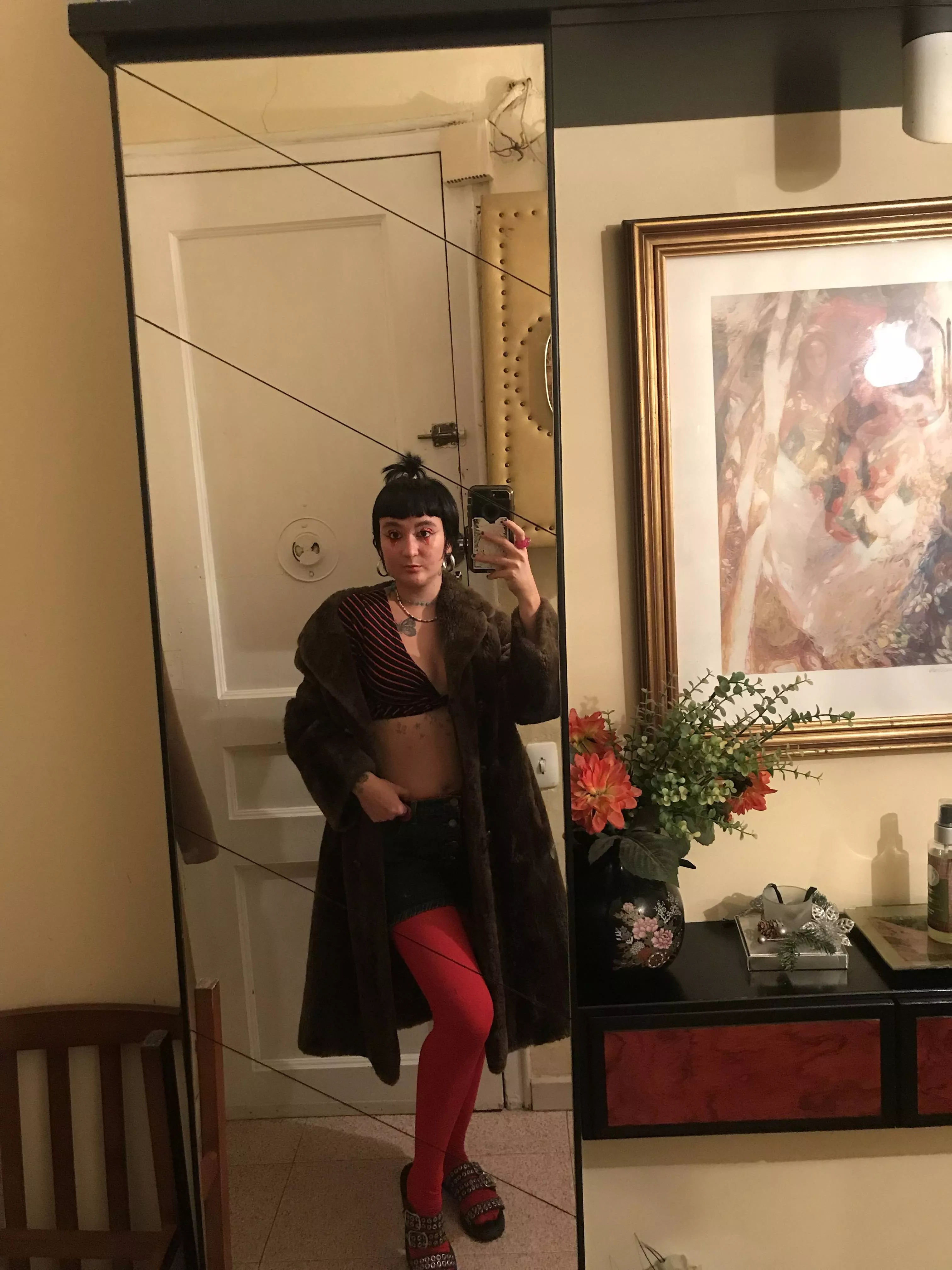 A weekend getaway with this goth girl, wdyt?