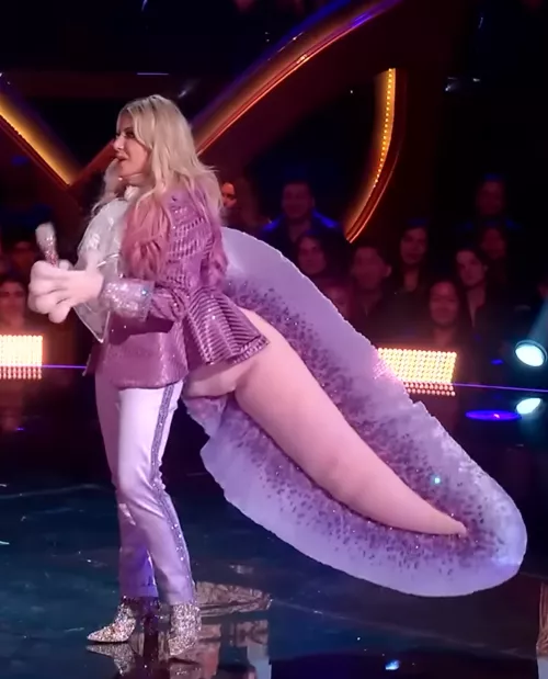 Alexa Bliss was on the masked singer tonight