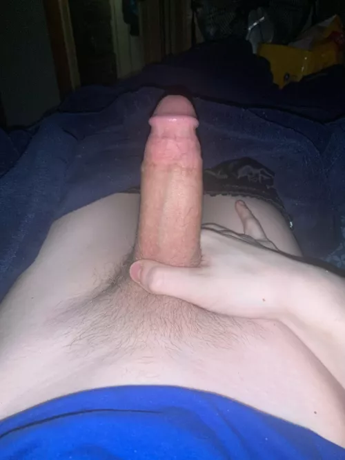 Anybody have a mouth I can borrow for a moment? (Dms open)