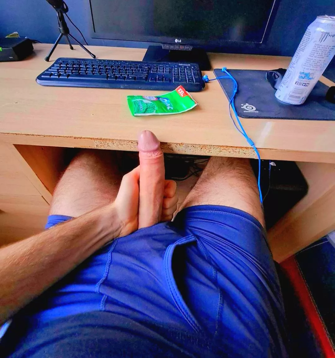 Anyone dares to challange me for GF pics? Anyone dares to challange me for GF pics?