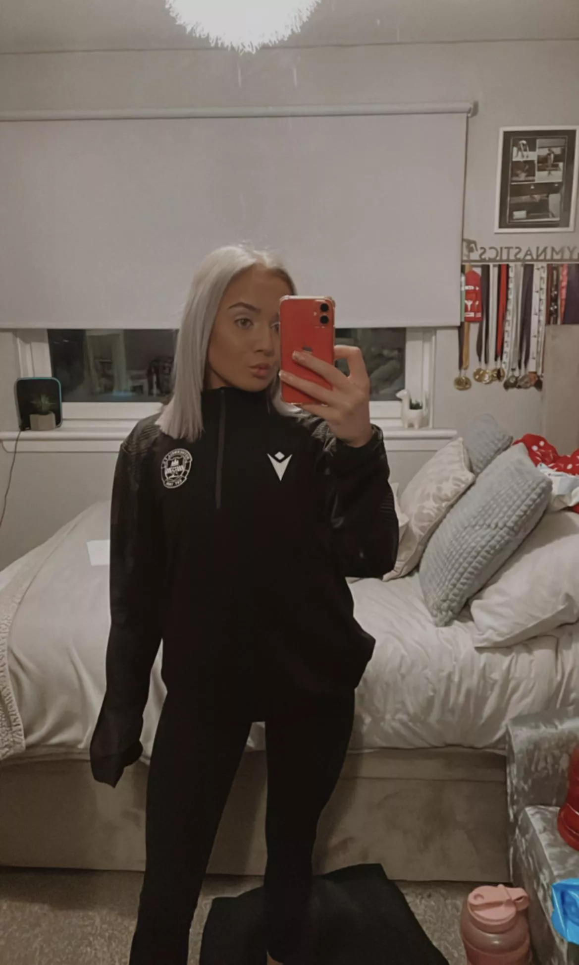 Baggy top but tight leggings!