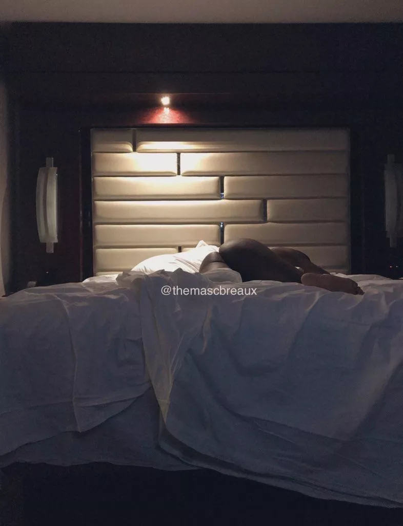 come back to bed💆🏾‍♂️