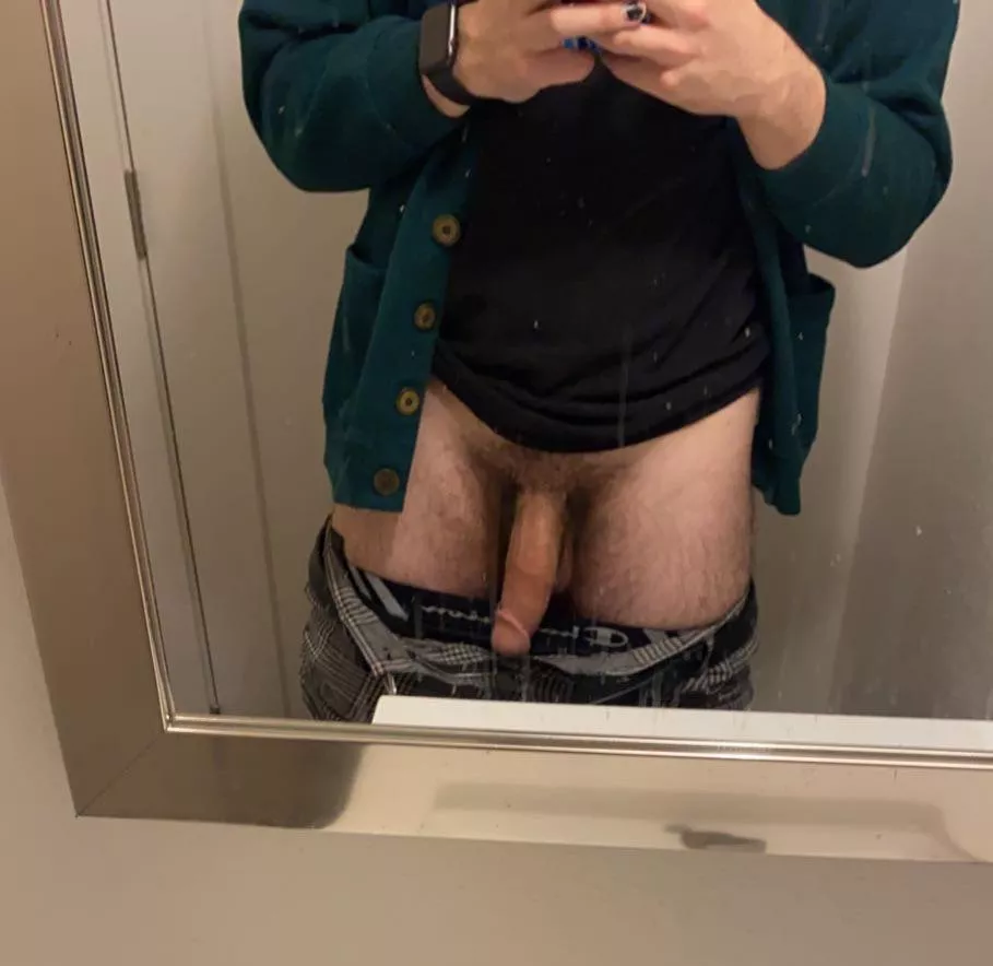 Compare dicks and favorite porn?