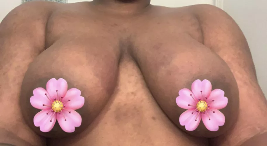 do you like my bruised black tits, Massa? 🥺👉🏾👈🏾