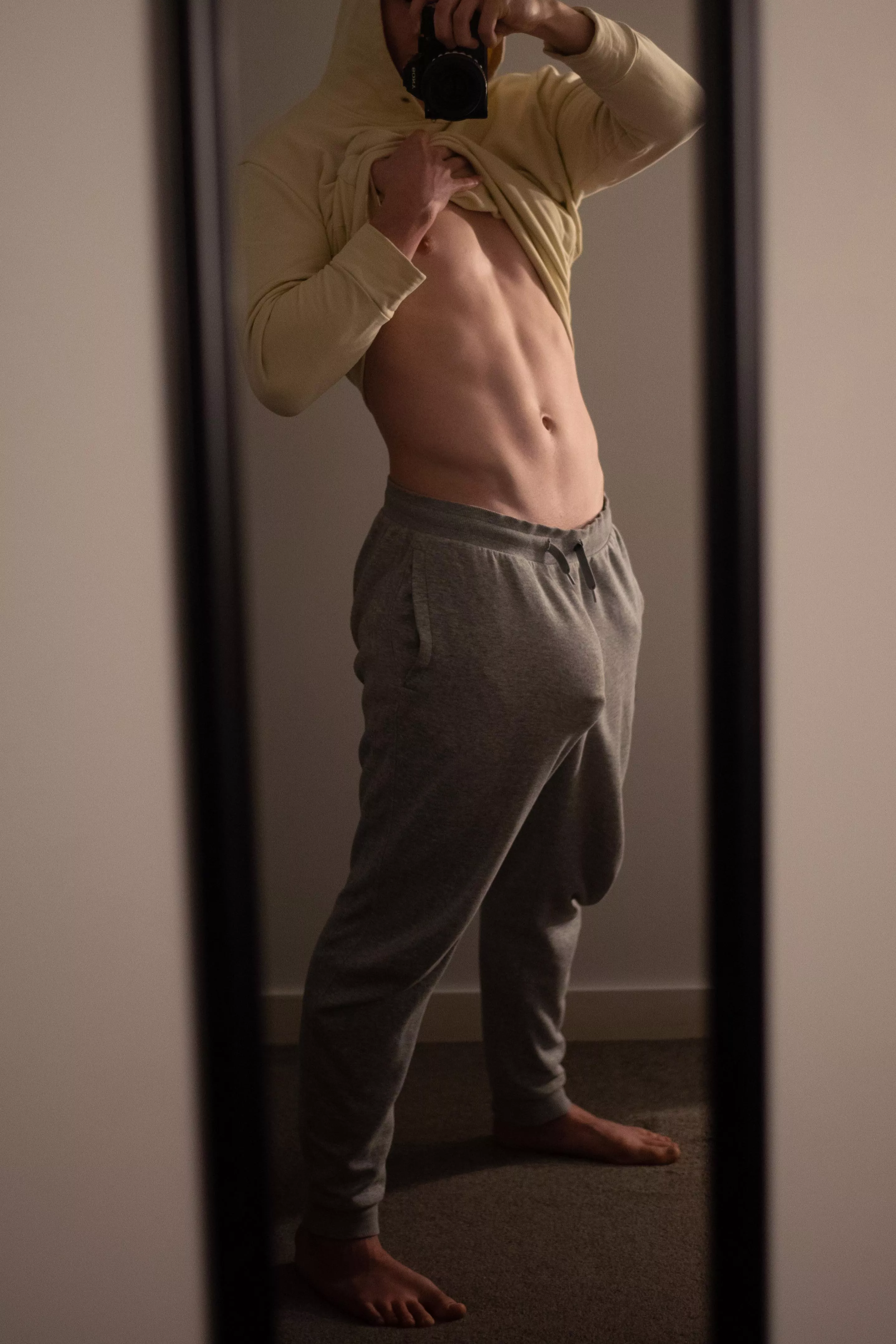 Does my big bulge make your mouth water?