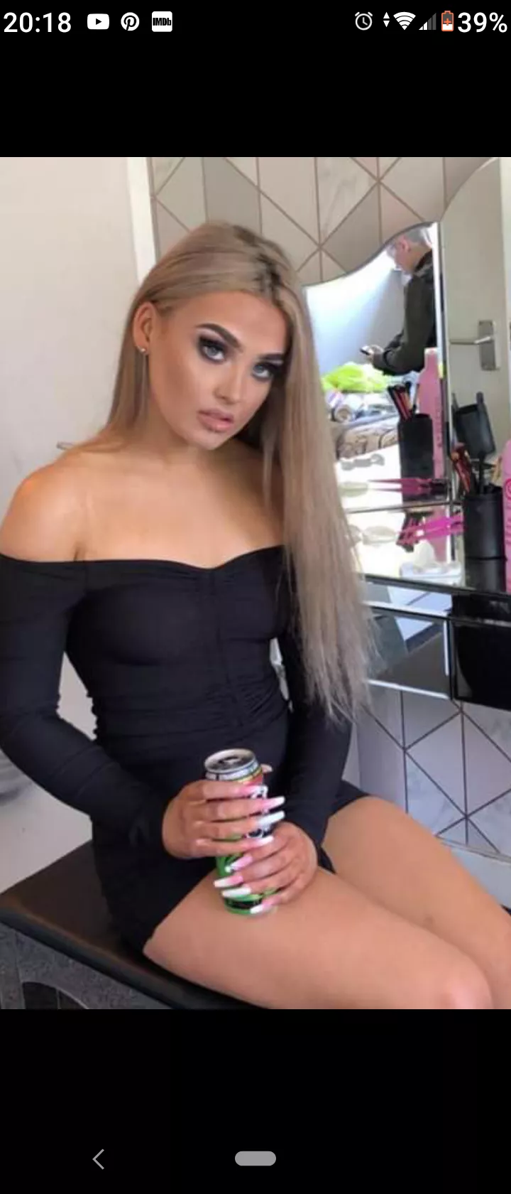 Glasgow Chav Girl...🏴󠁧󠁢󠁳󠁣󠁴󠁿