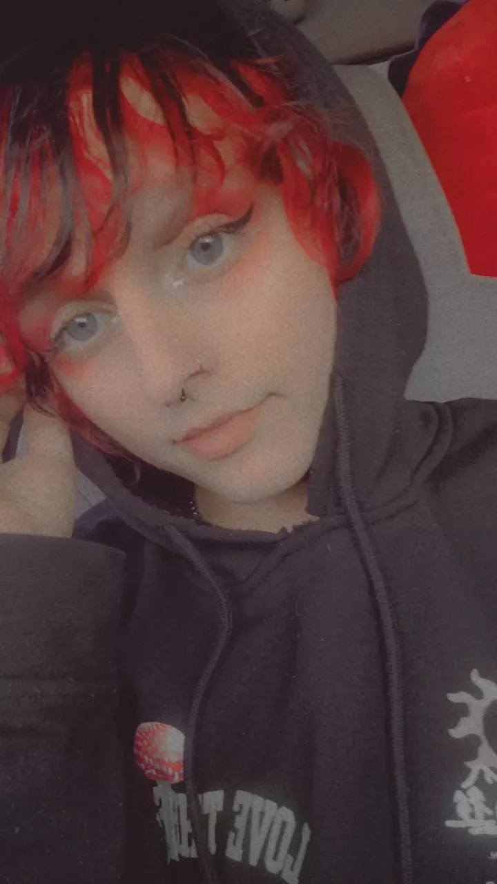 good morning to all the femboys and fans of femboys out there 🥰