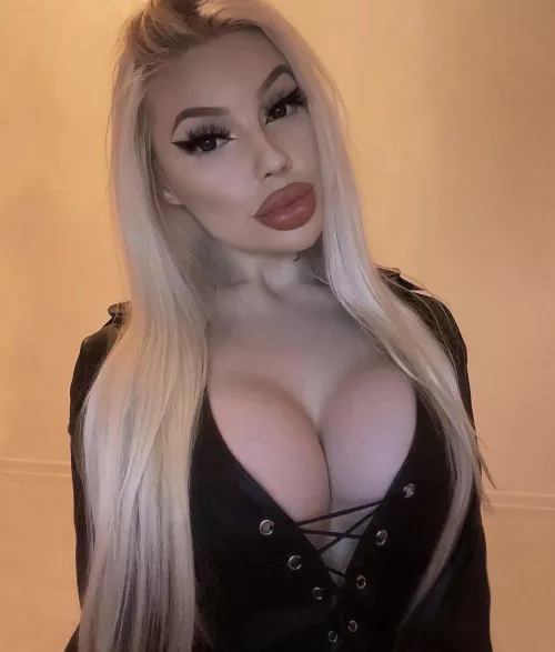 hey, it’s me again😌🖤