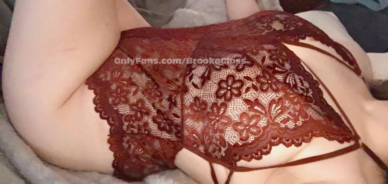 how does red look on me?❤️ be honest