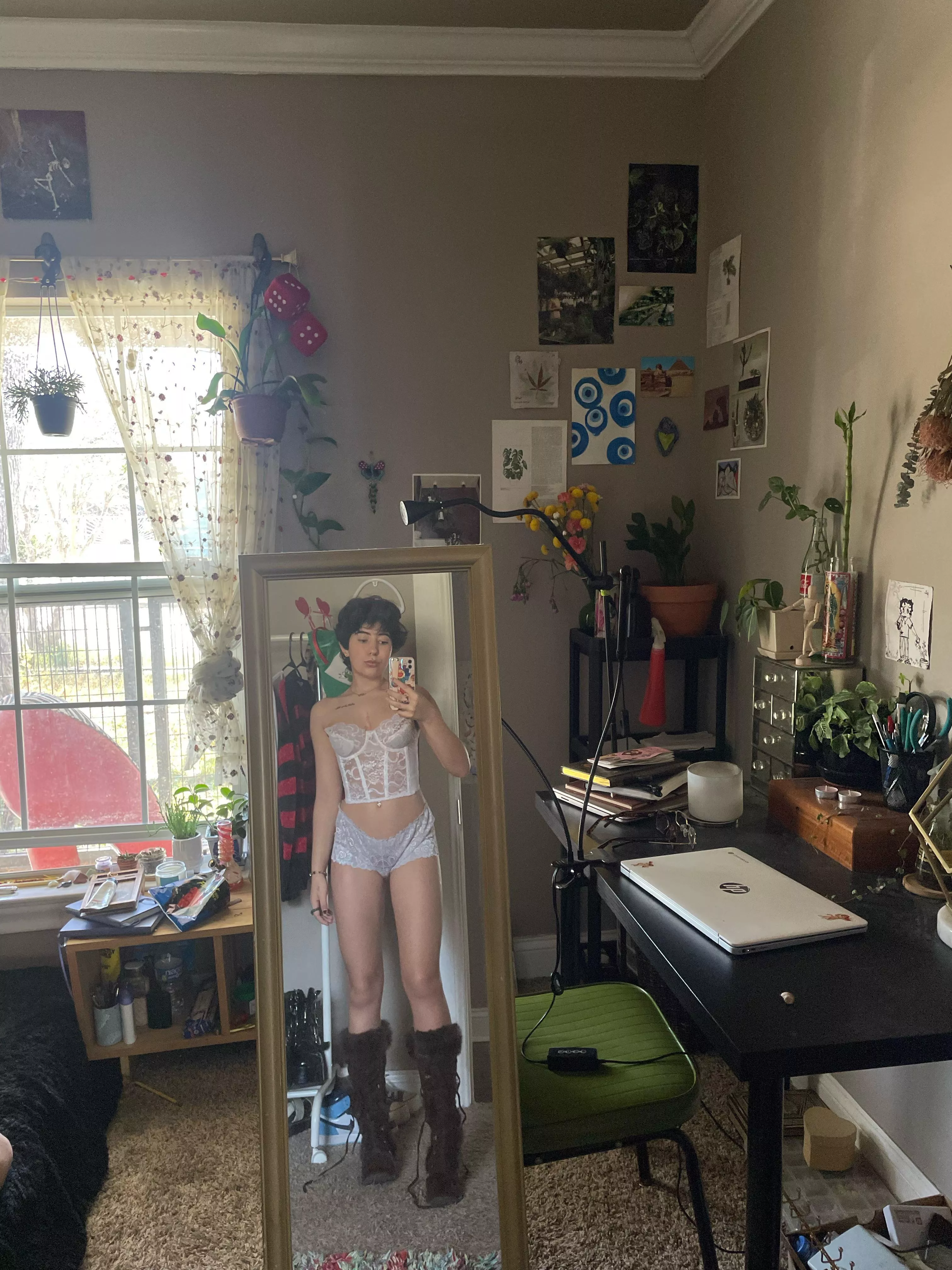 I got new boots 🥰