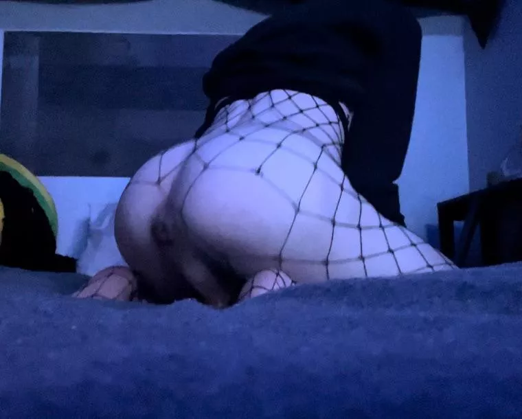 I wanna sext with kinky hung man that’s not afraid to tell me what he would do to me… hehe snap jessehammel2020