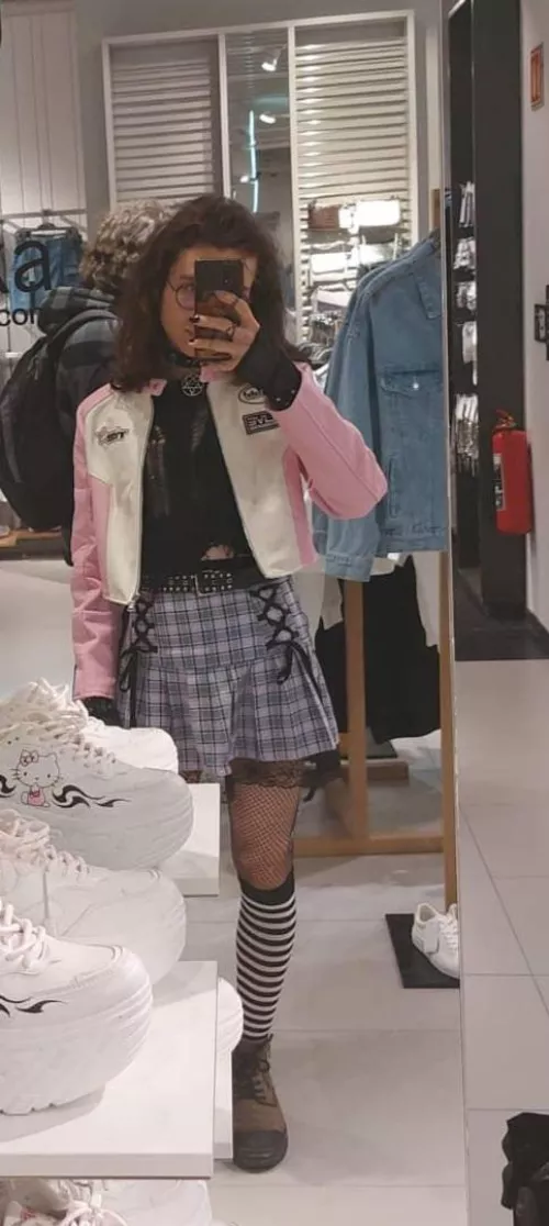 I went shopping, doesnt that jacket look soo nice on me