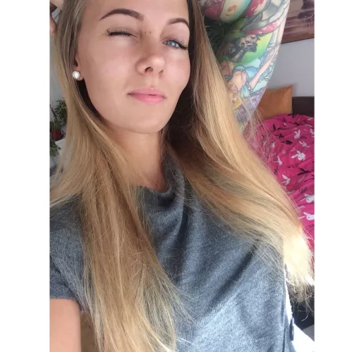 If you noticed me... hi 👋😊