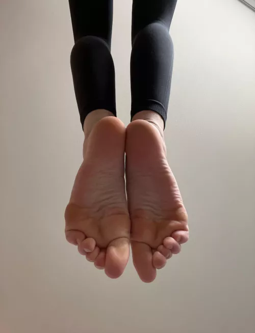 If you worship my soles I will worship your dick