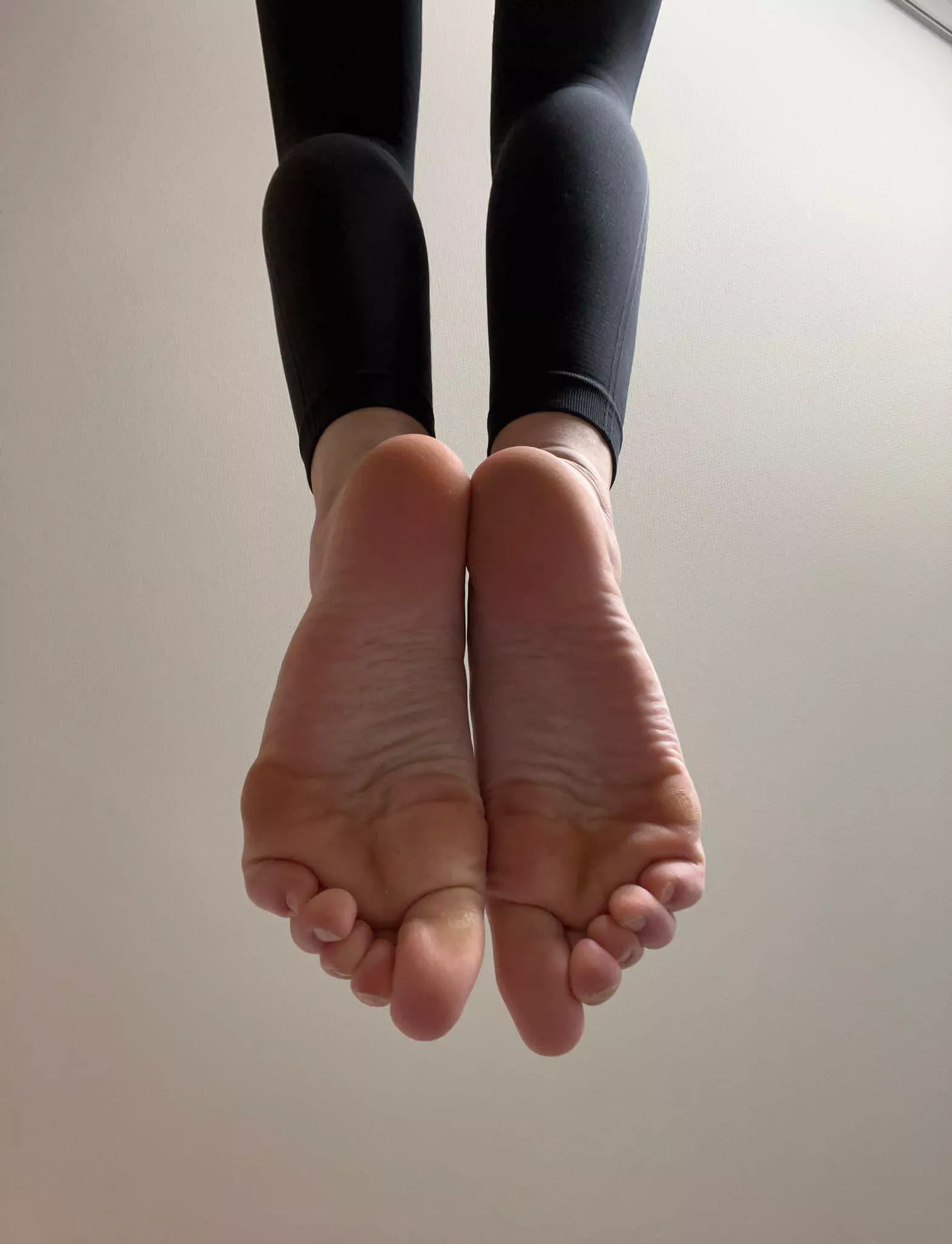 If you worship my soles I will worship your dick