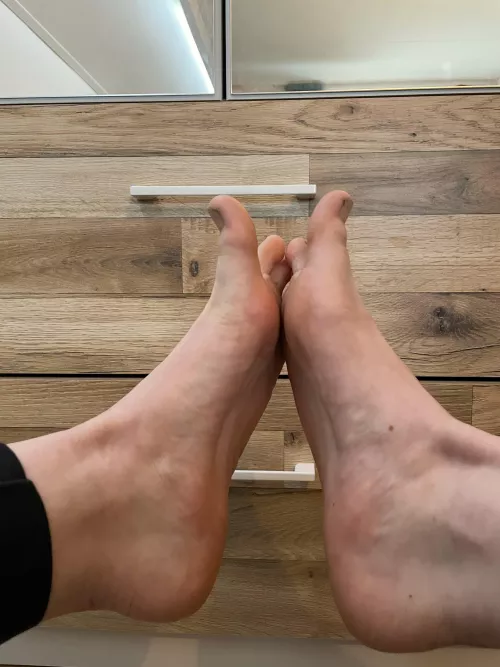 Lick my dirty feets [oc]